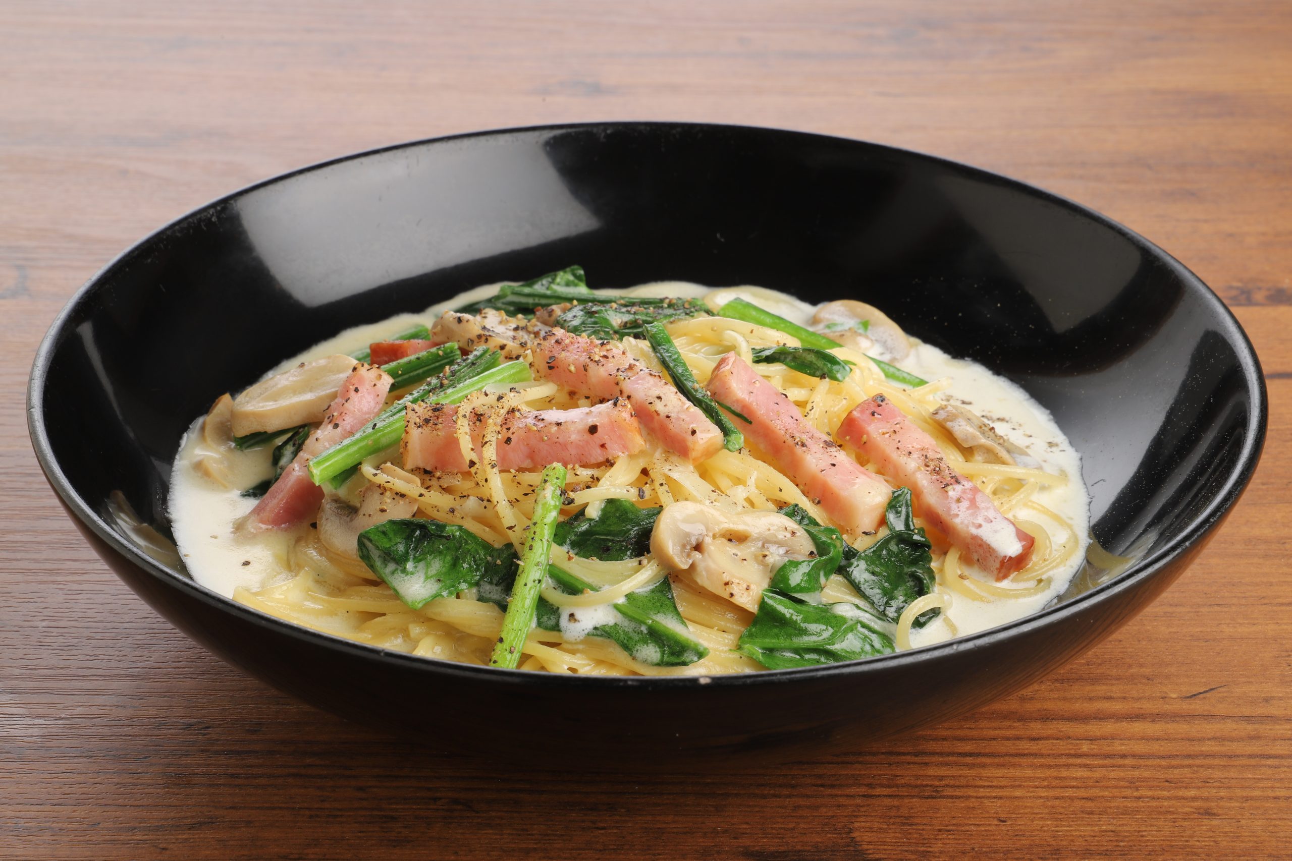 ほうれん草とベーコンのクリームパスタ