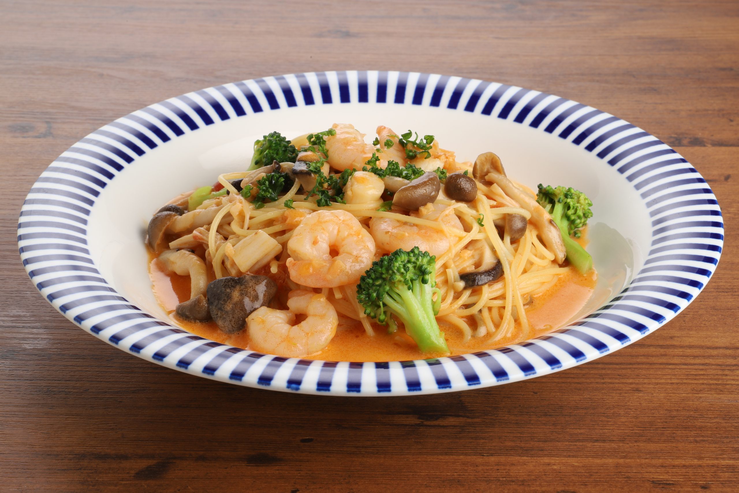 エビとブロッコリーのトマトクリームパスタ